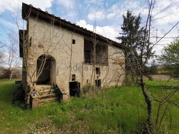 casale in vendita a Bucine