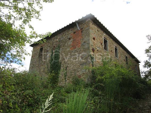 casa indipendente in vendita a Bucine in zona Solata