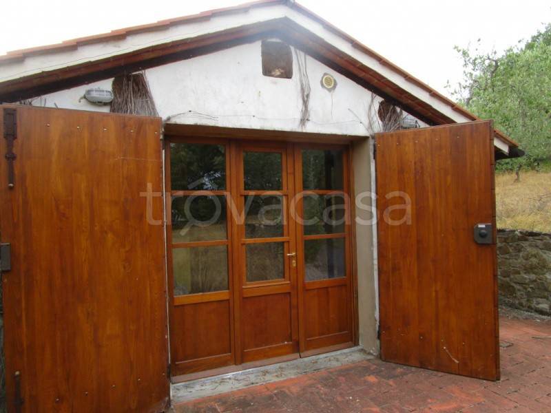 negozio in vendita a Bucine