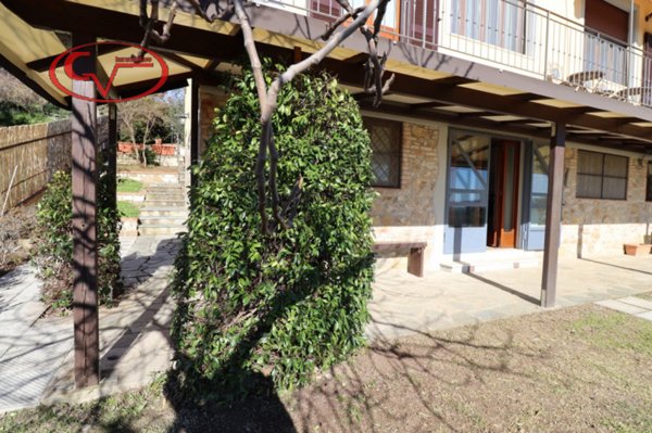 casa indipendente in vendita a Bucine in zona Montebenichi