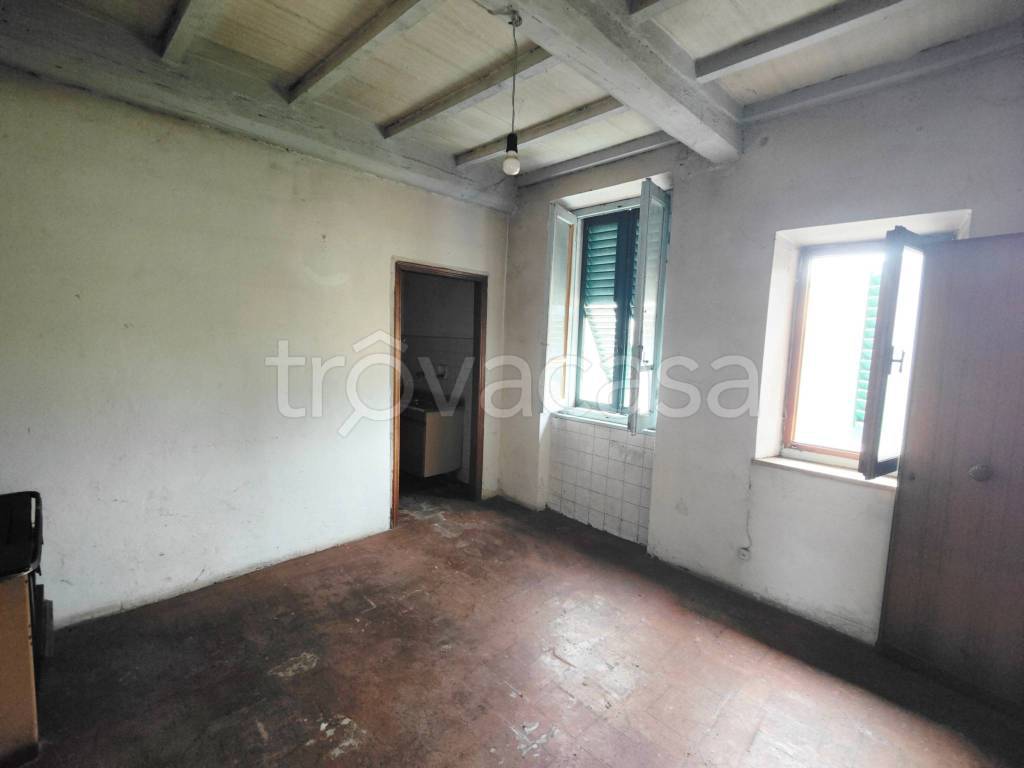 appartamento in vendita a Bucine in zona Badia Agnano