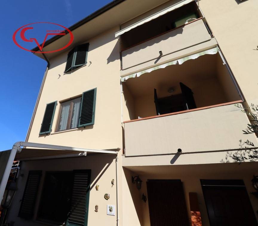 casa indipendente in vendita a Bucine