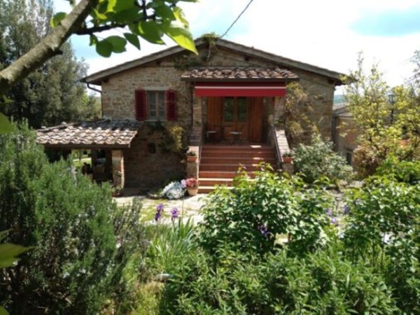 casa indipendente in vendita a Bucine in zona Ambra