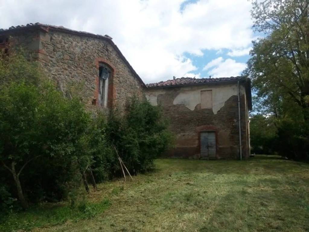 casa indipendente in vendita a Bucine
