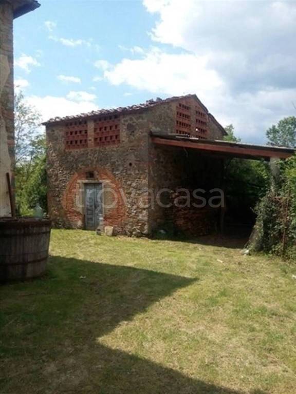 casa indipendente in vendita a Bucine
