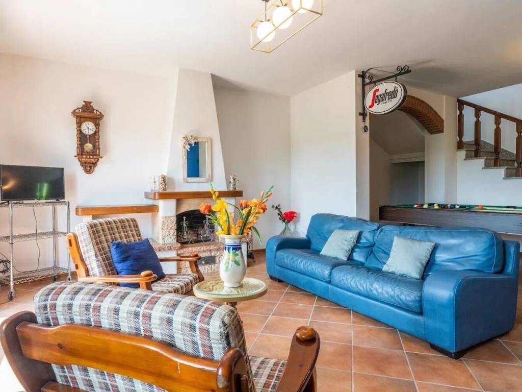 casa indipendente in vendita a Bucine in zona Ambra