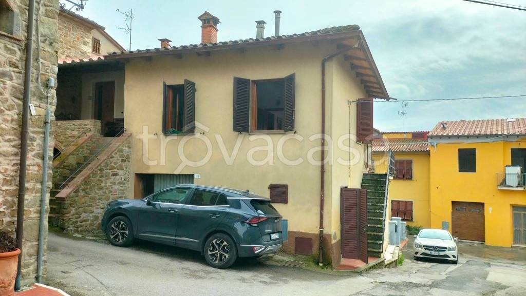 appartamento in vendita a Bucine in zona Badia Agnano