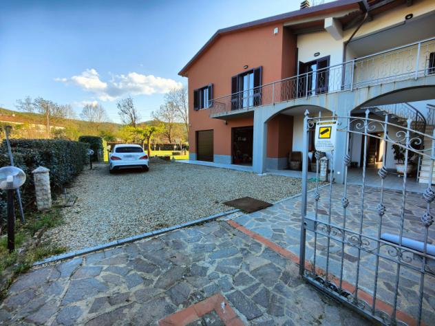 casa indipendente in vendita a Bucine in zona Ambra