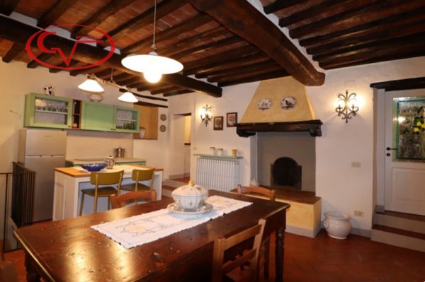 casa indipendente in vendita a Bucine in zona Cennina