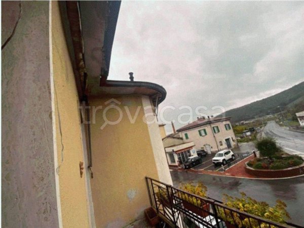 appartamento in vendita a Bucine in zona Ambra