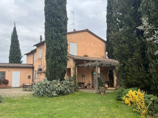 casa indipendente in vendita a Bucine in zona Ambra