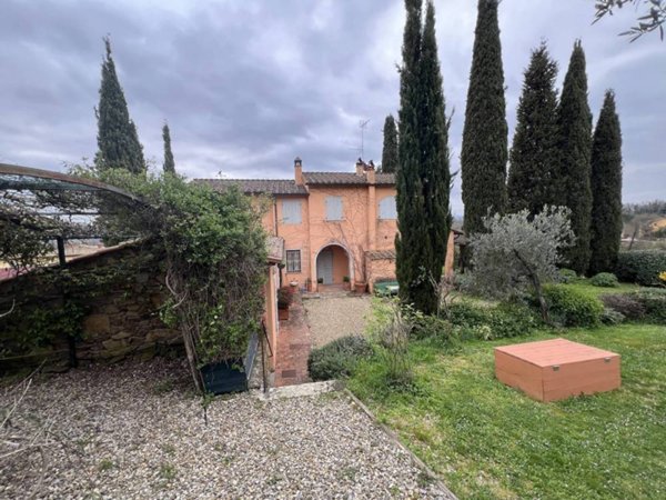 casa indipendente in vendita a Bucine in zona Ambra