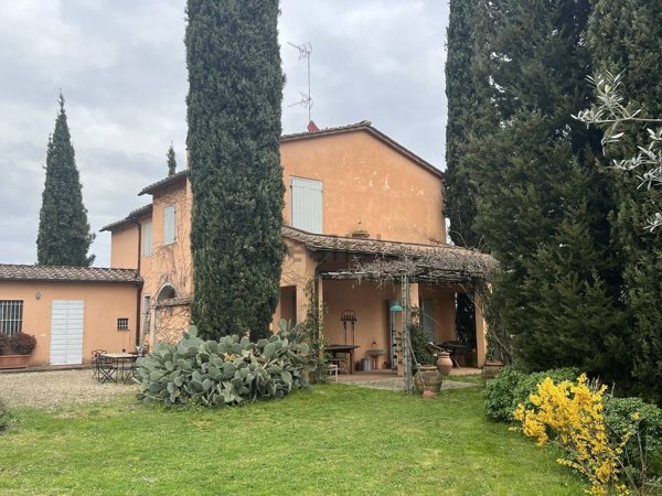 casale in vendita a Bucine