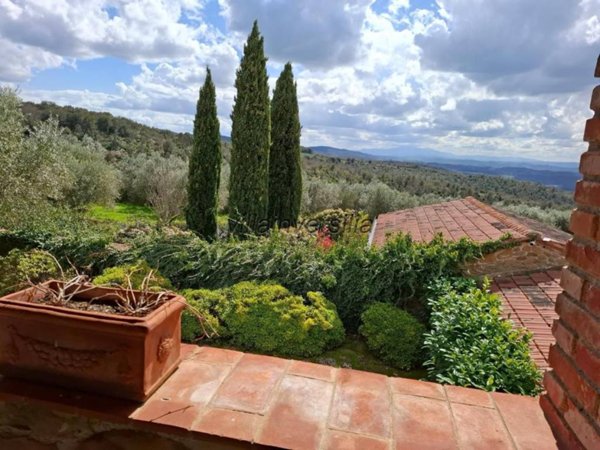 casa indipendente in vendita a Bucine
