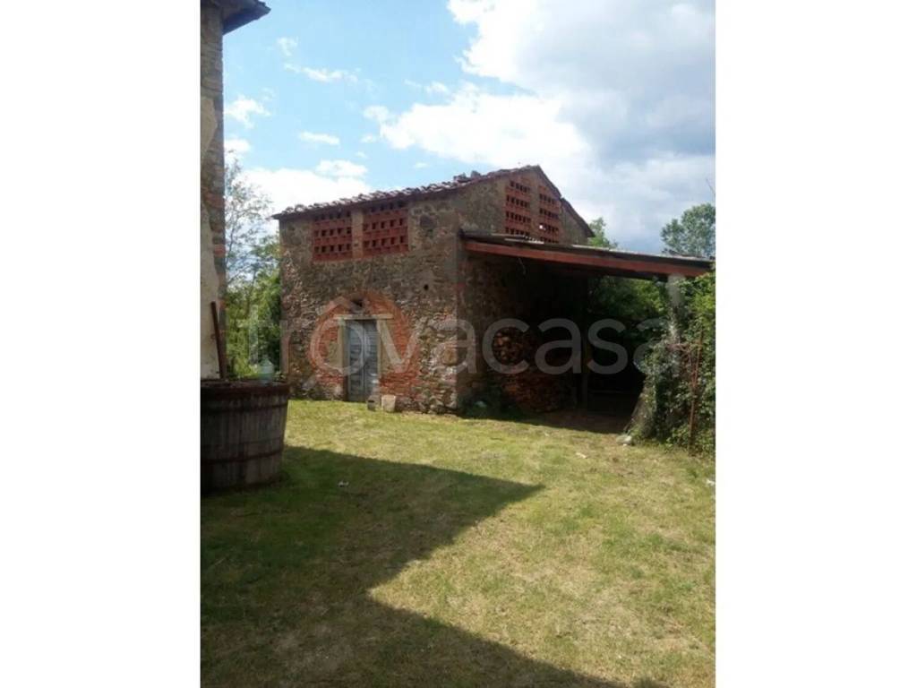 casa indipendente in vendita a Bucine
