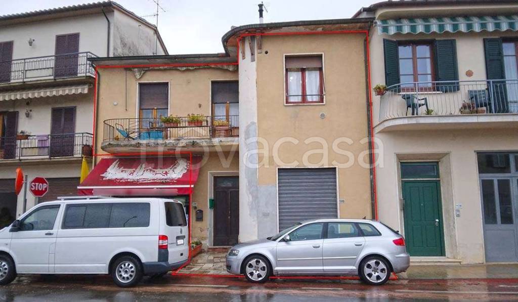 appartamento in vendita a Bucine in zona Ambra