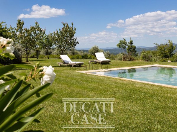 casa indipendente in vendita a Bucine