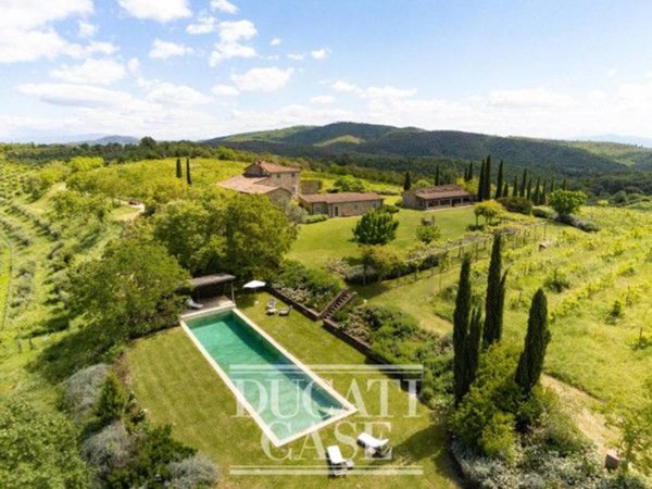 casa indipendente in vendita a Bucine