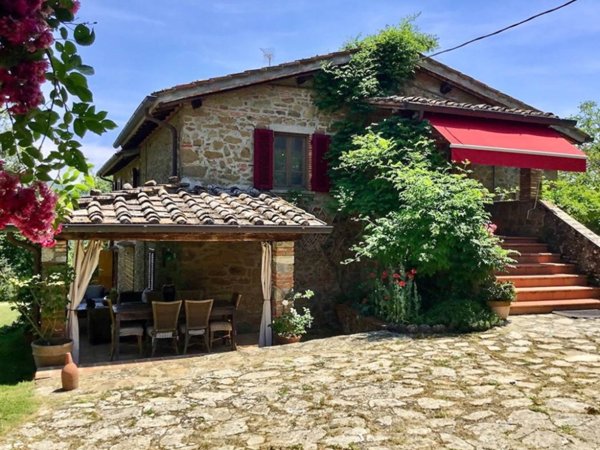 casa indipendente in vendita a Bucine in zona Ambra
