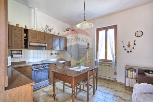 casa indipendente in vendita a Bucine in zona Capannole