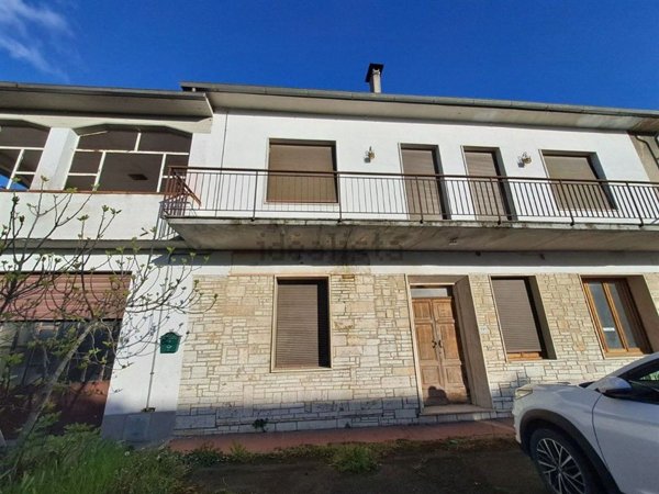 appartamento in vendita a Bucine in zona Ambra