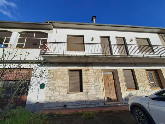 appartamento in vendita a Bucine in zona Ambra
