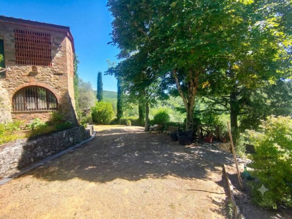 casa indipendente in vendita a Bucine