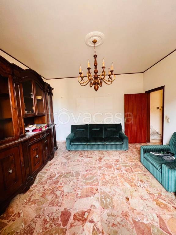 casa indipendente in vendita a Bucine in zona Pietraviva