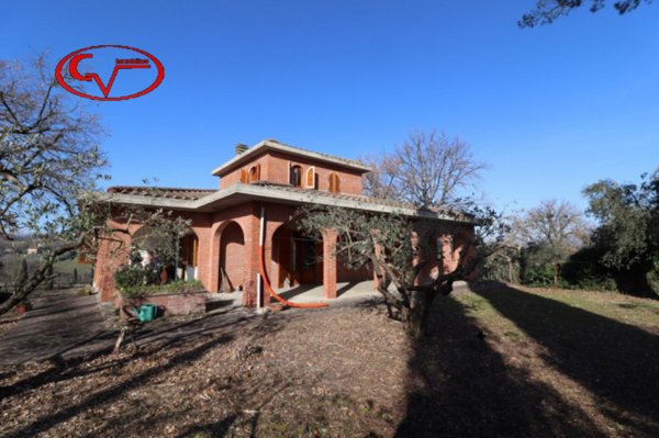 casa indipendente in vendita a Bucine