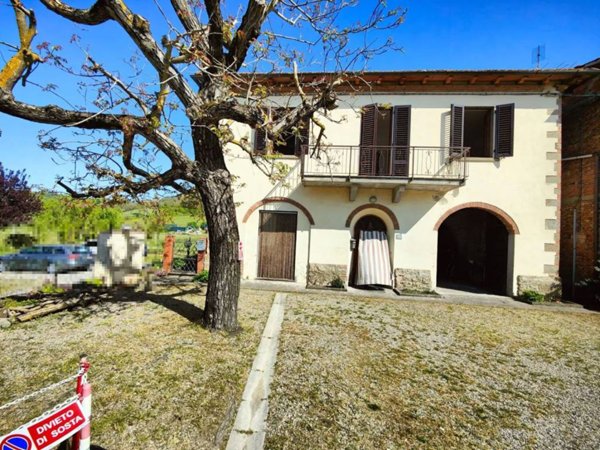 casa indipendente in vendita a Bucine in zona Ambra