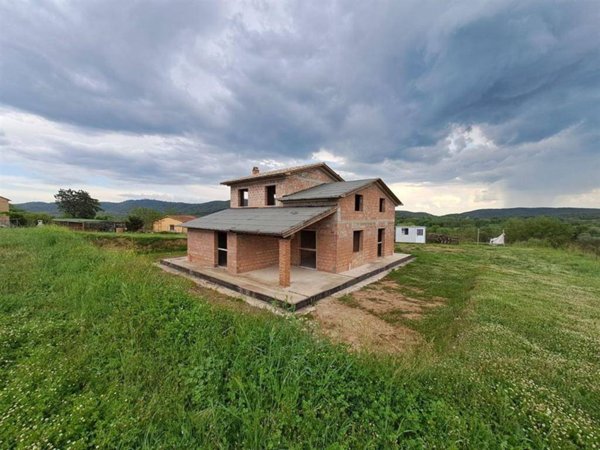 casa indipendente in vendita a Bucine in zona Pietraviva