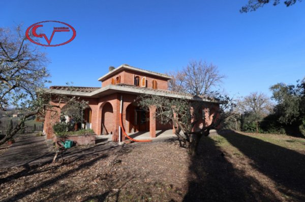 casa indipendente in vendita a Bucine