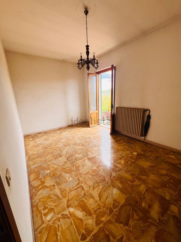 casa indipendente in vendita a Bucine in zona Pietraviva