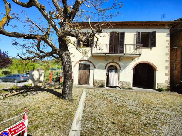 casa indipendente in vendita a Bucine in zona Ambra