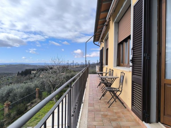 casa indipendente in vendita a Bucine in zona Montebenichi