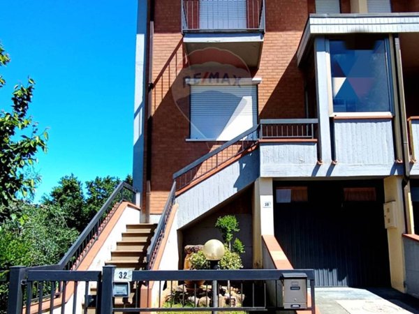 casa indipendente in vendita a Bucine in zona Sogna