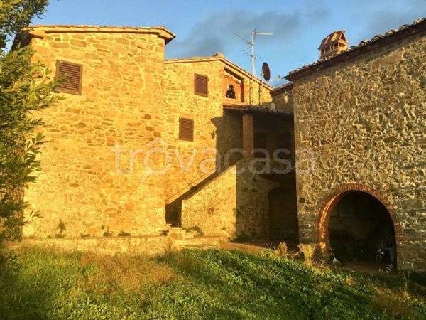 casa indipendente in vendita a Bucine in zona Montebenichi