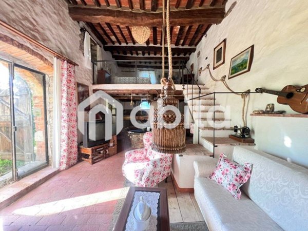 appartamento in vendita a Bucine in zona Cennina