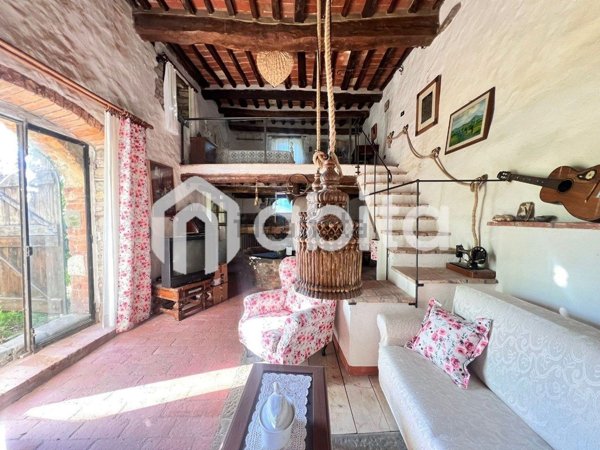 appartamento in vendita a Bucine in zona Cennina