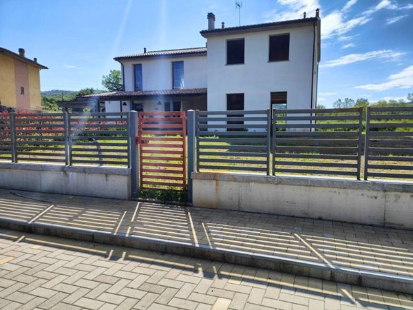 casa indipendente in vendita a Bucine