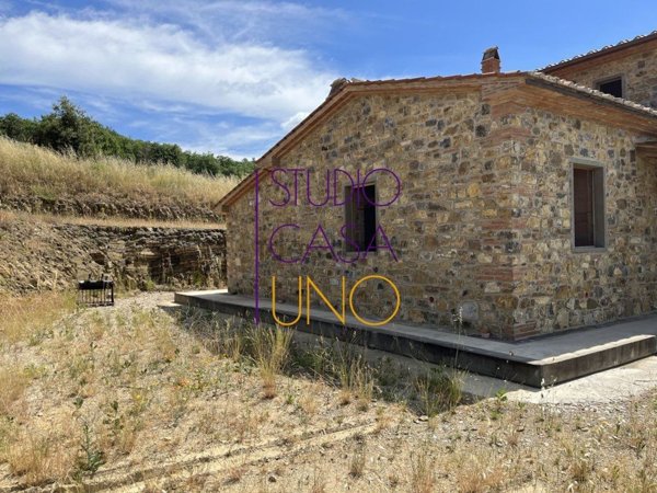 casa indipendente in vendita a Bucine in zona Ambra