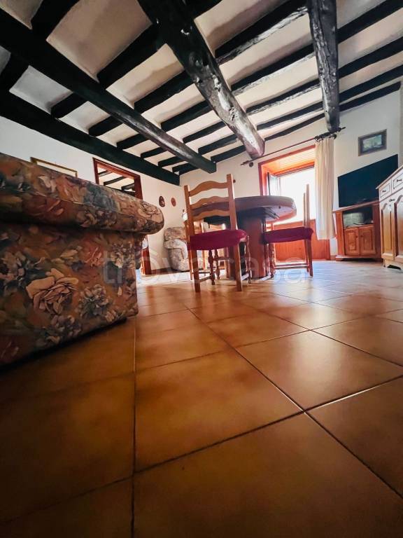 appartamento in vendita a Bucine in zona Pietraviva