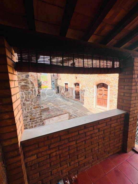 appartamento in vendita a Bucine in zona Pietraviva