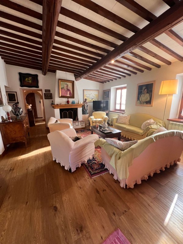 casa indipendente in vendita a Bucine