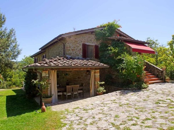 casa indipendente in vendita a Bucine in zona Ambra