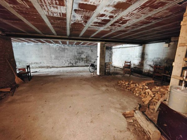 locale commerciale in vendita a Bucine