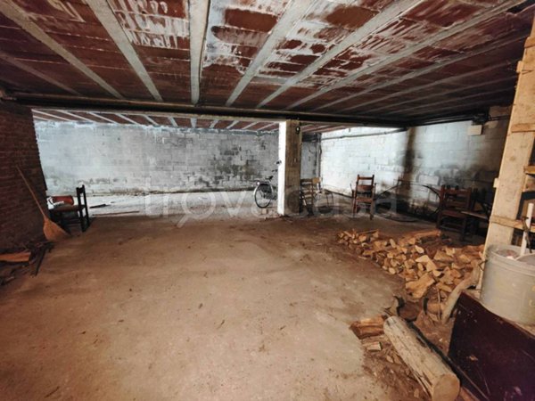 locale commerciale in vendita a Bucine