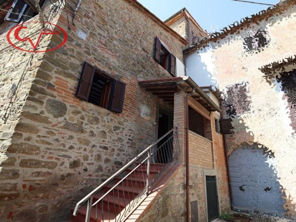 casa indipendente in vendita a Bucine