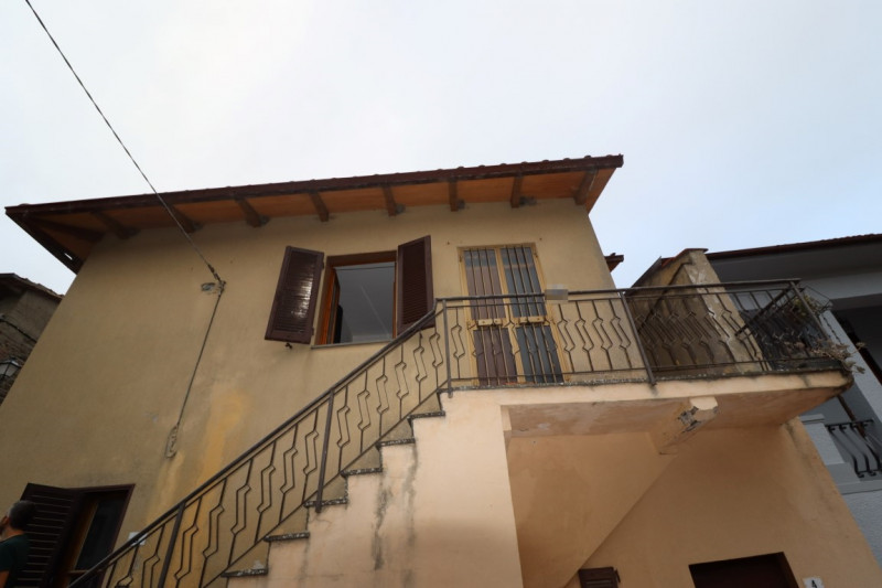 casa indipendente in vendita a Bucine
