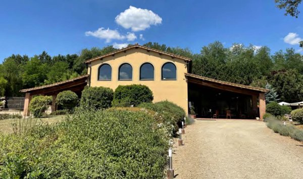 negozio in vendita a Bucine in zona Montebenichi